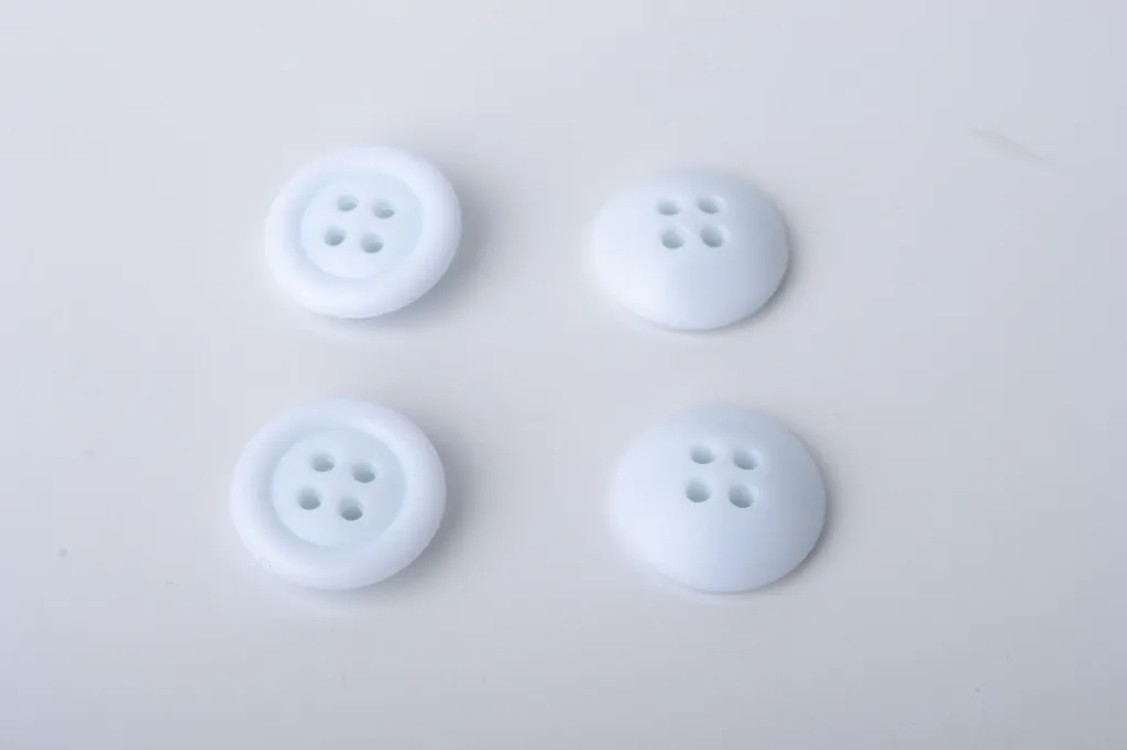 white_rubber_button_1.webp
